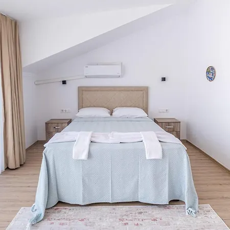 Villa Central Villa Near Sea With Balcony In Fethiye